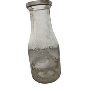 Clover Leaf Dairy Grange PA Vintage Pint Glass Milk Bottle